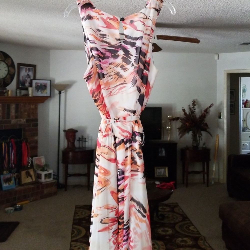 Dress - Picture 2 of 2